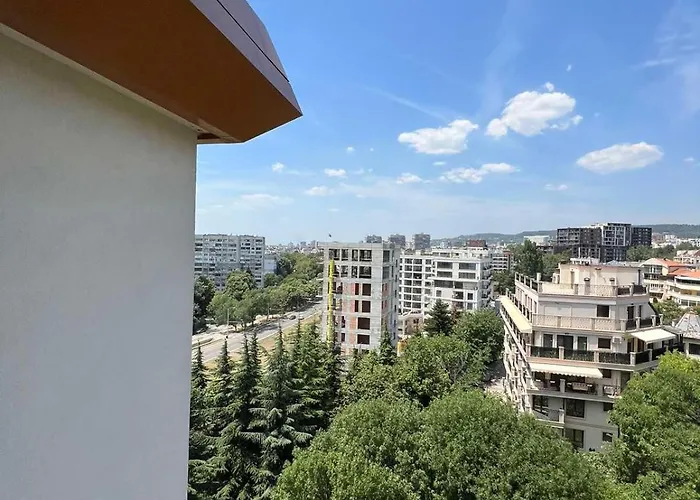 Blue -4people - View